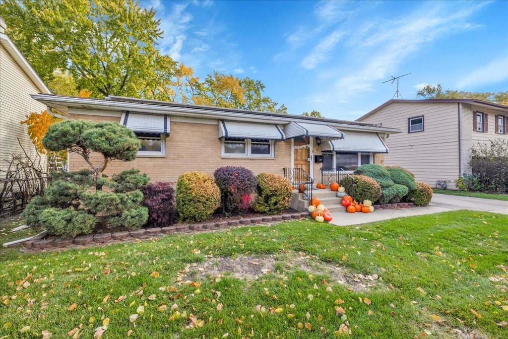 1427 South Busse Road, Mount Prospect