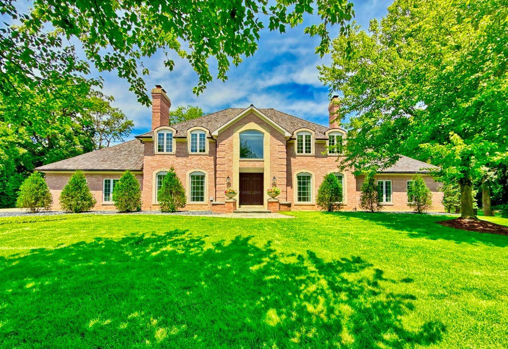 560 Jacqulyn Lane, Lake Forest, 60045