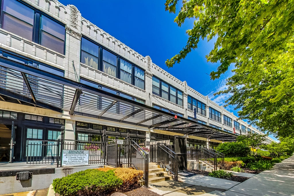 1070 West 15th Street 306, Chicago, 60608