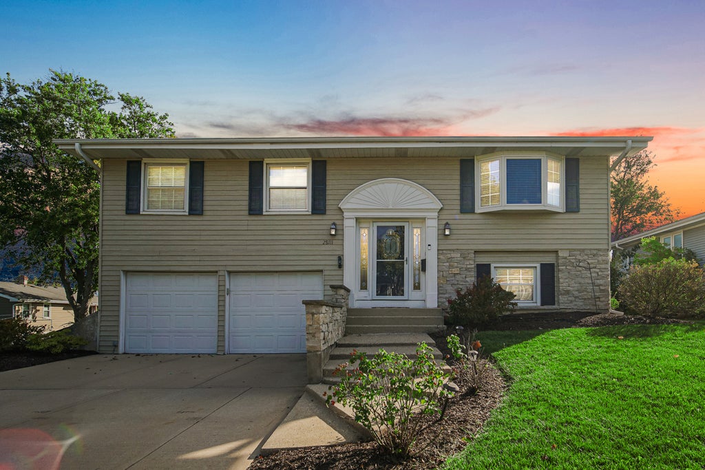 2s111 Churchill Lane, Glen Ellyn