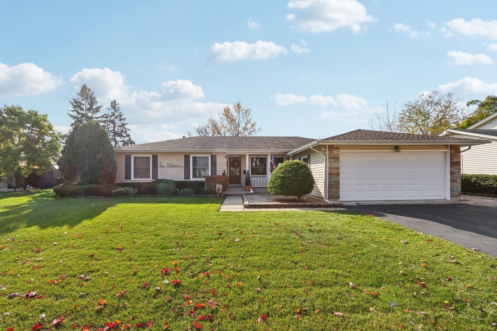73 Hastings Avenue, Elk Grove Village