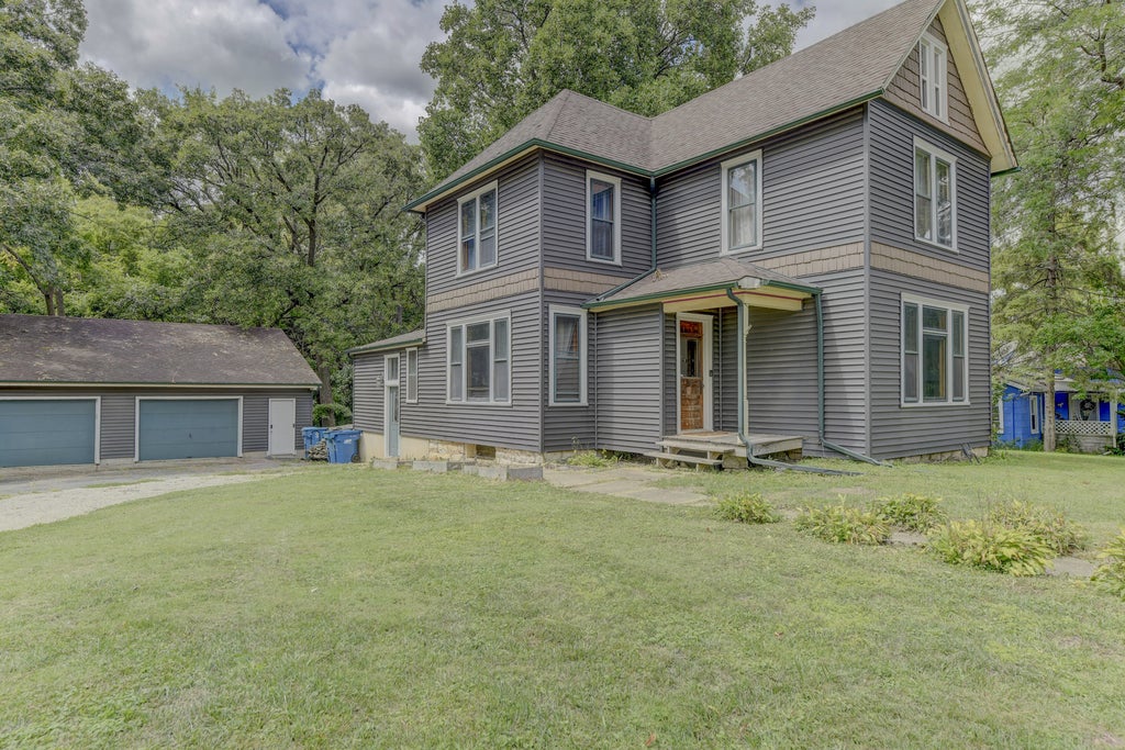 1322 Benton Street, Crete