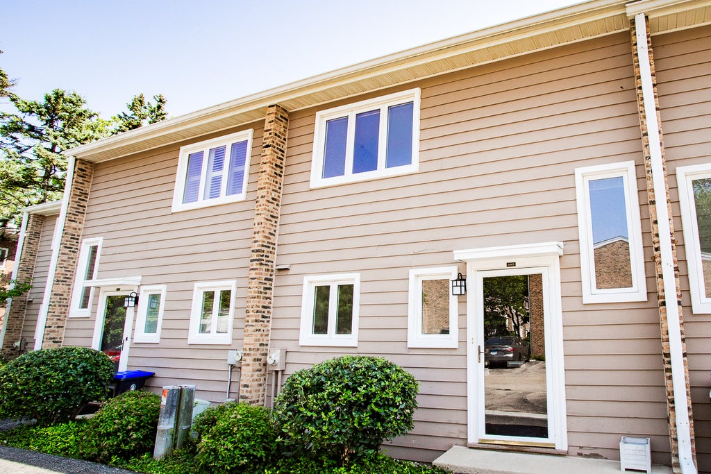 590 Green Bay Road, Glencoe, 60022