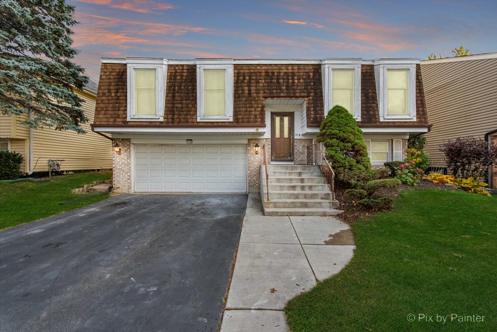 1125 Darby Lane, Roselle