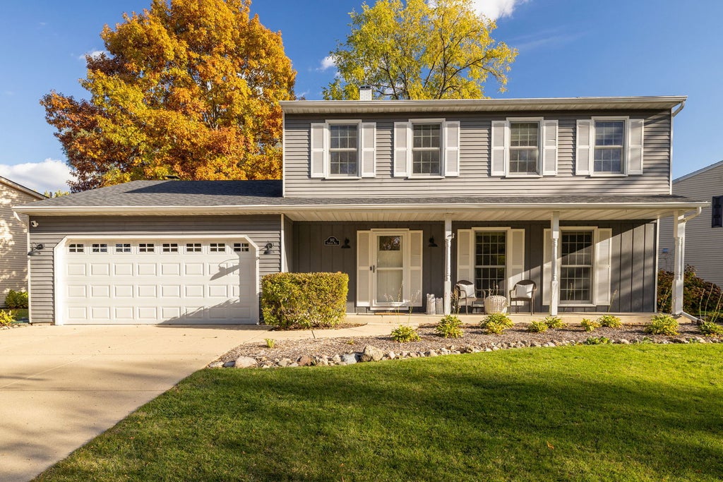302 Carriage Hill Road, Naperville
