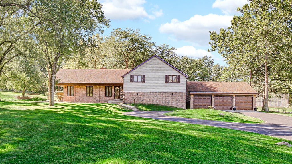 3317 East Buried Oak Drive, Crete