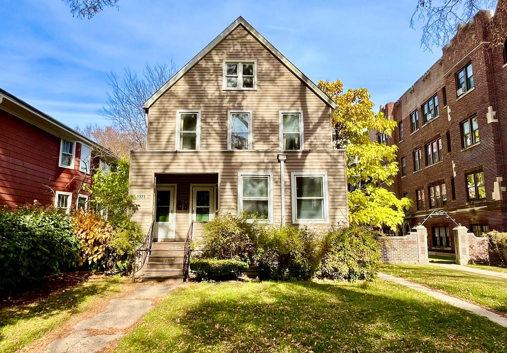 1323 West Washington Street, Evanston, 60202