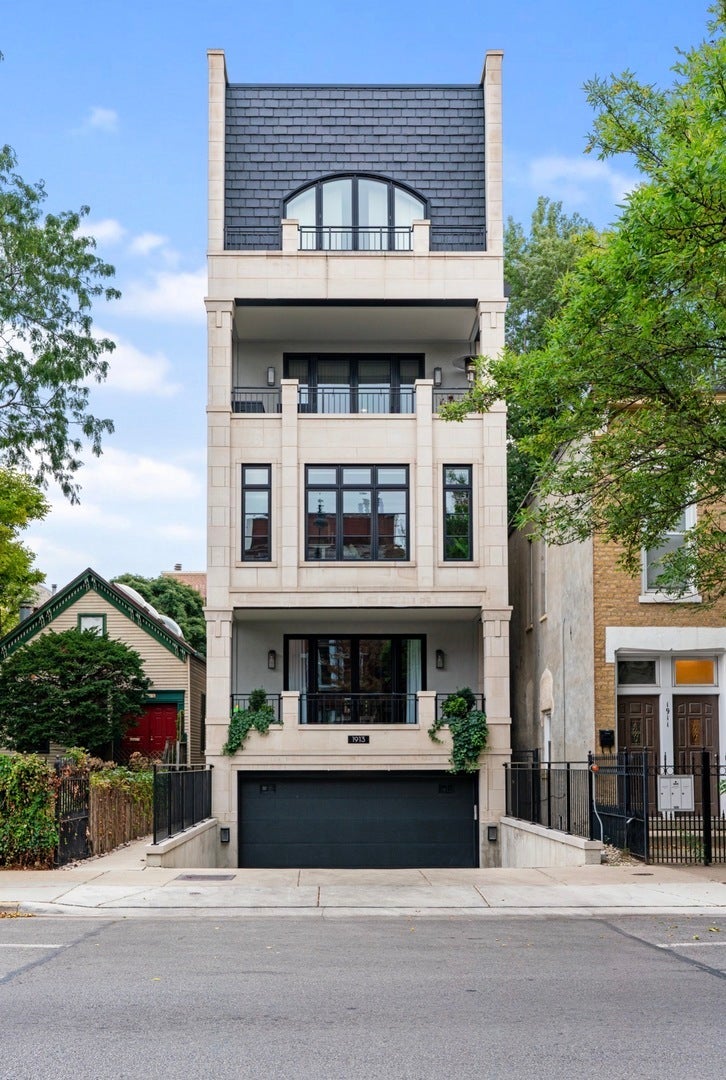 1913 North Halsted Street 1, Chicago