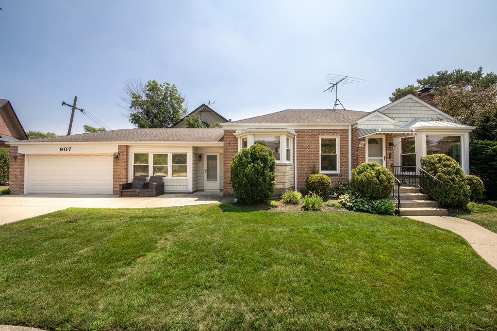 907 Wilkinson Parkway, Park Ridge
