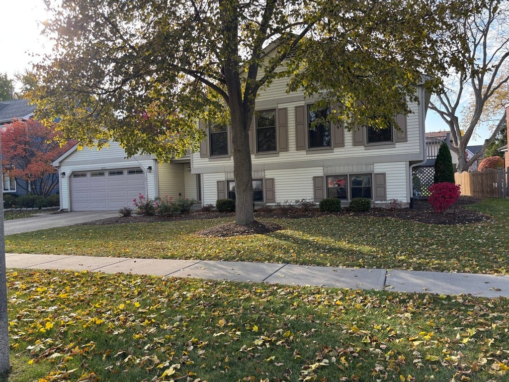 4950 Tarrington Drive, Hoffman Estates