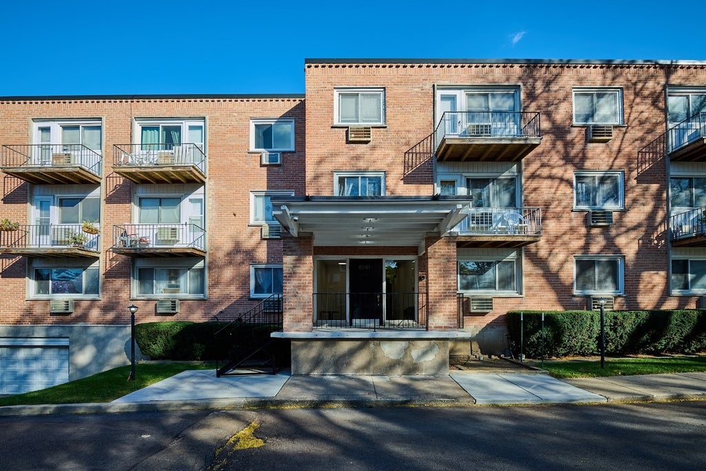 8541 Lotus Avenue 712, Skokie, 60077