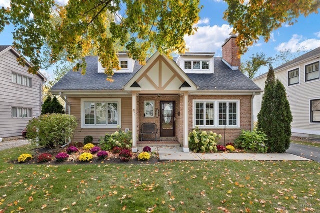 629 Prairie Avenue, Barrington