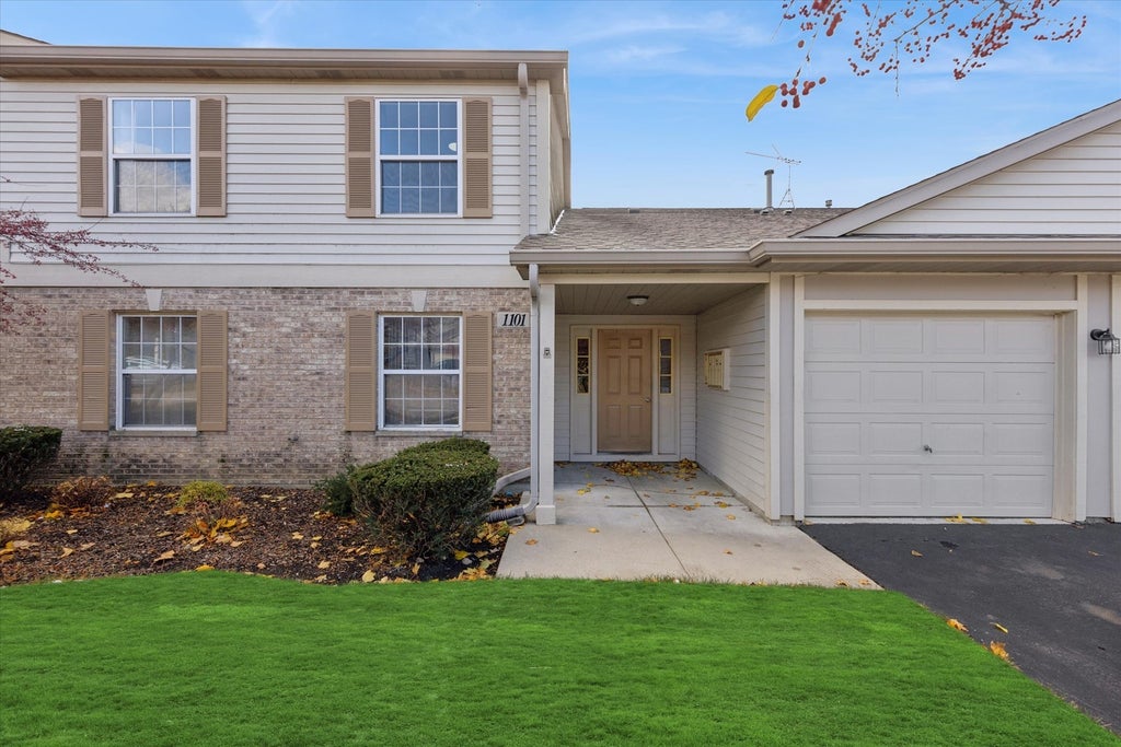 1101 Yorkshire Court C, Elgin