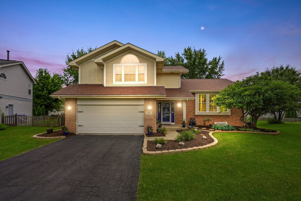 167 Forestview Court, Aurora