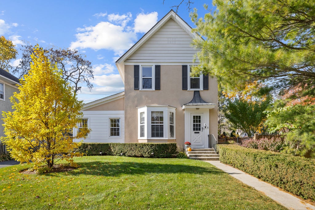 916 Oakwood Avenue, Lake Forest, 60045