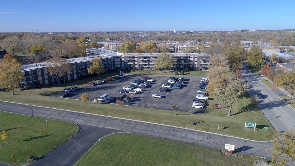 5540 Walnut Avenue 6b, Downers Grove