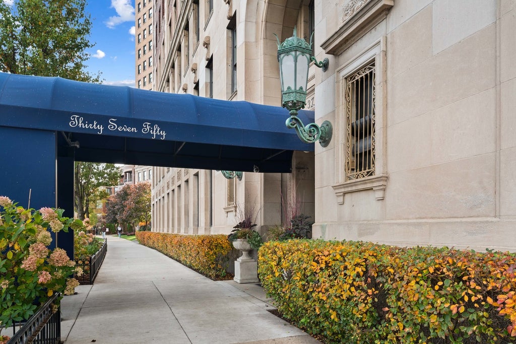 3750 North Lake Shore Drive 16h, Chicago, 60613