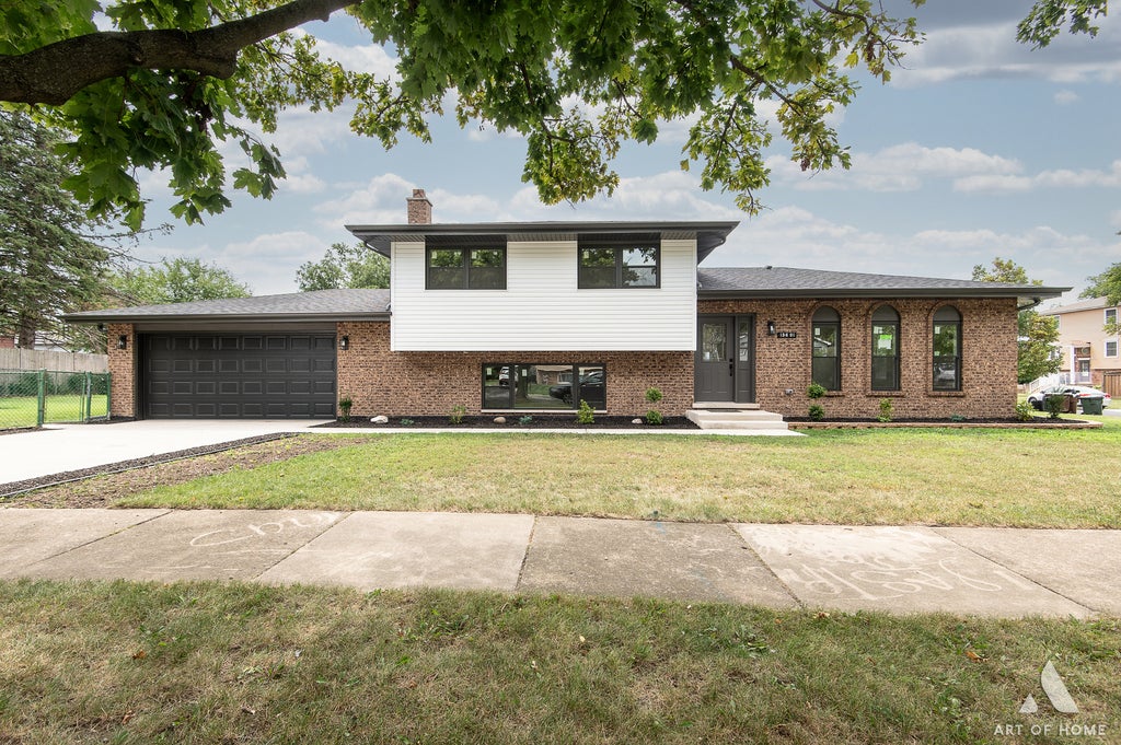 15601 Latrobe Avenue, Oak Forest