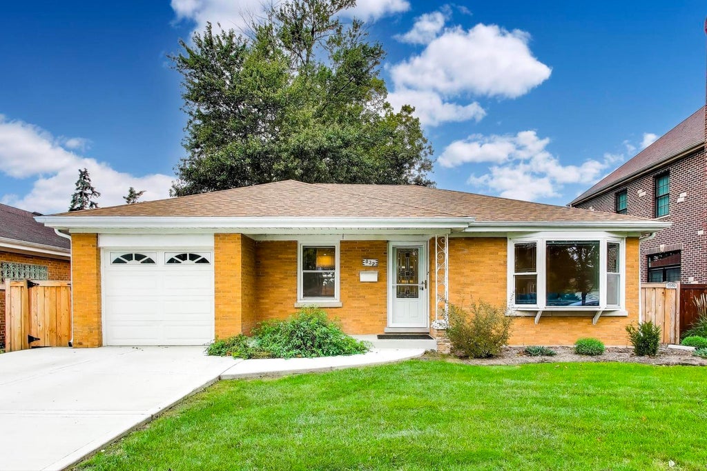 832 North Delphia Avenue, Park Ridge