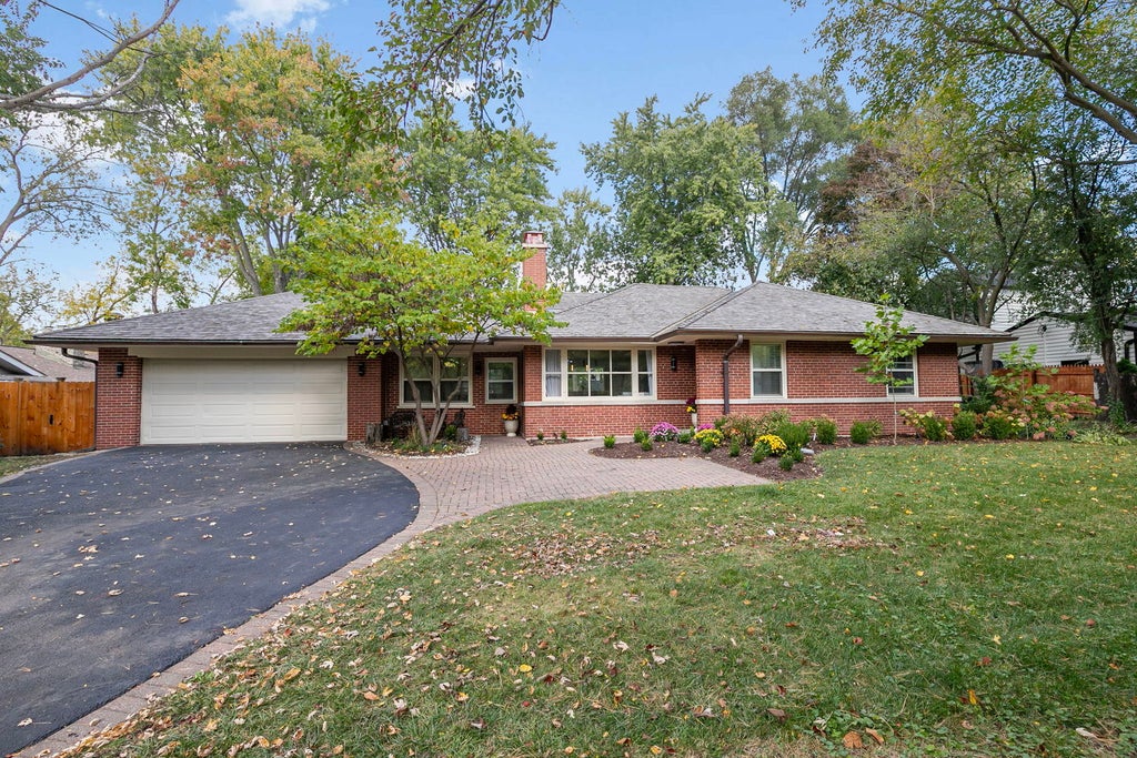 124 West Old Elm Road, Lake Forest, 60045