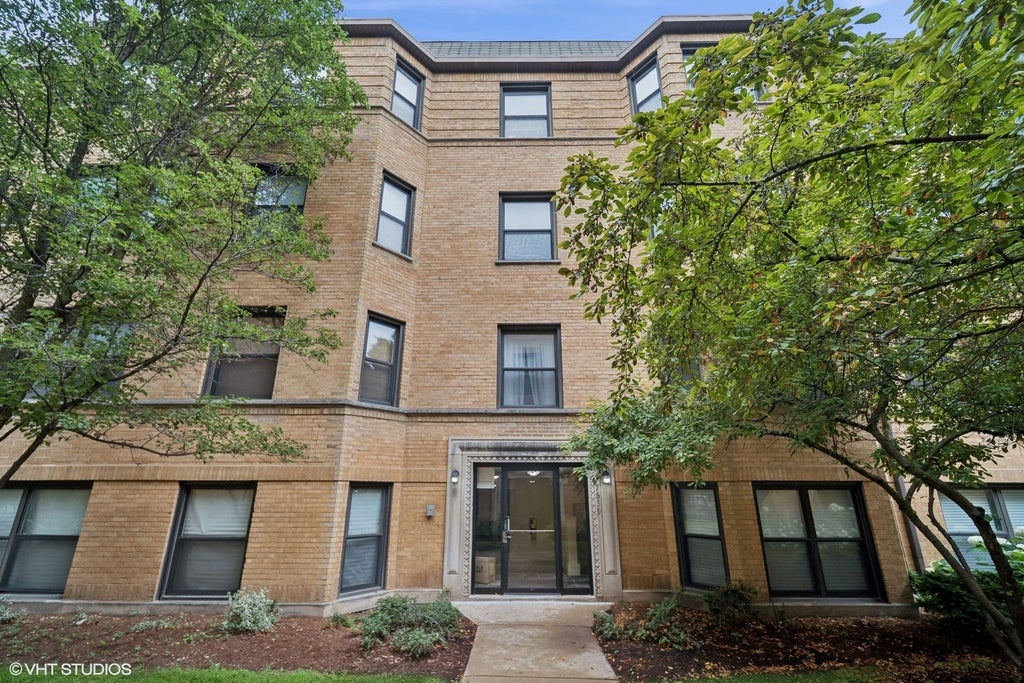 7639 North Greenview Avenue 1e, Chicago