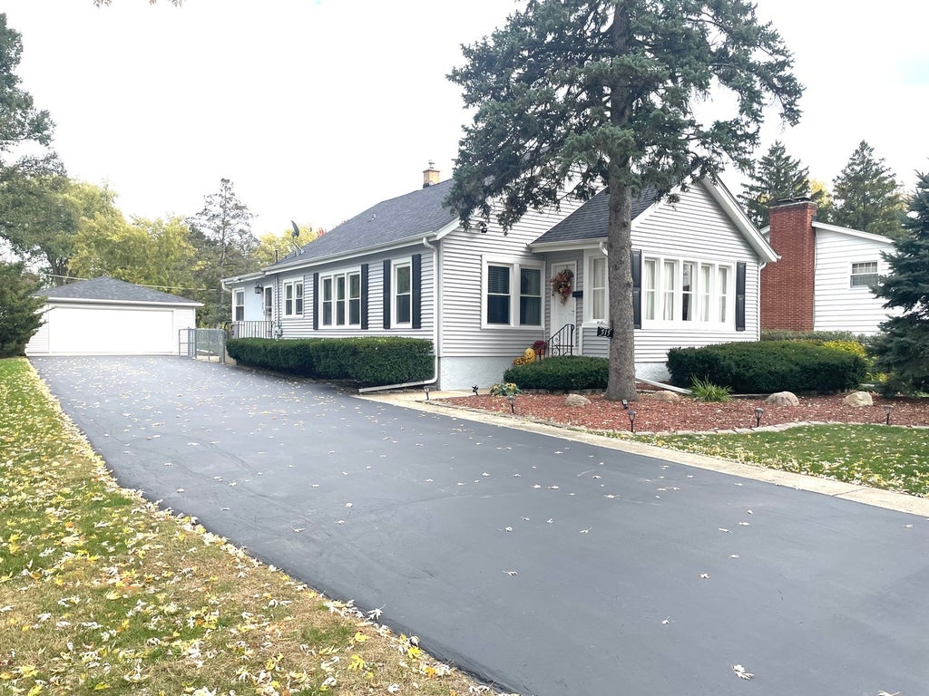 515 South Oakland Avenue, Villa Park