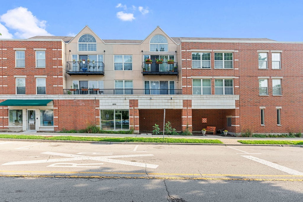 1800 Dewes Street 201, Glenview