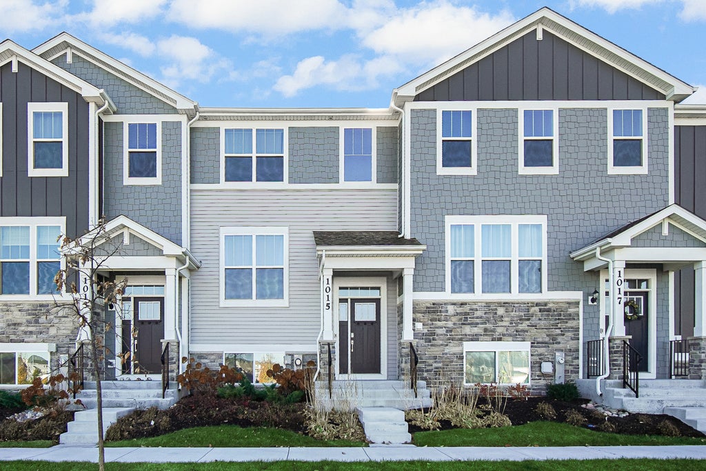 1015 Atterberg Road, South Elgin