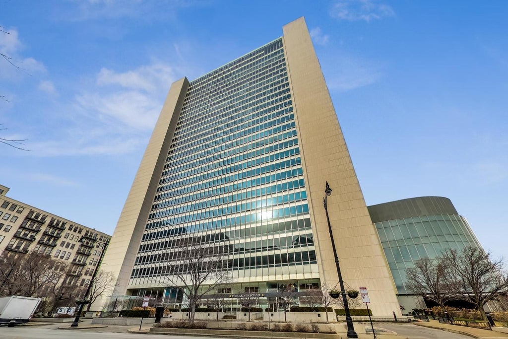 500 West Superior Street 1804, Chicago, 60654