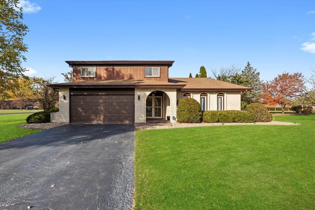 24661 South Wildwood Trail, Crete