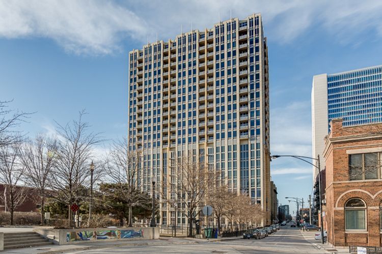 700 North Larrabee Street 1406, Chicago, 60654