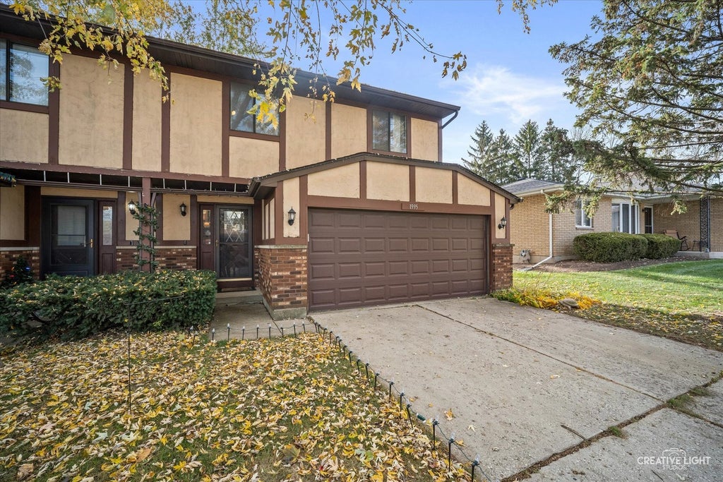 1995 Monday Drive, Elgin