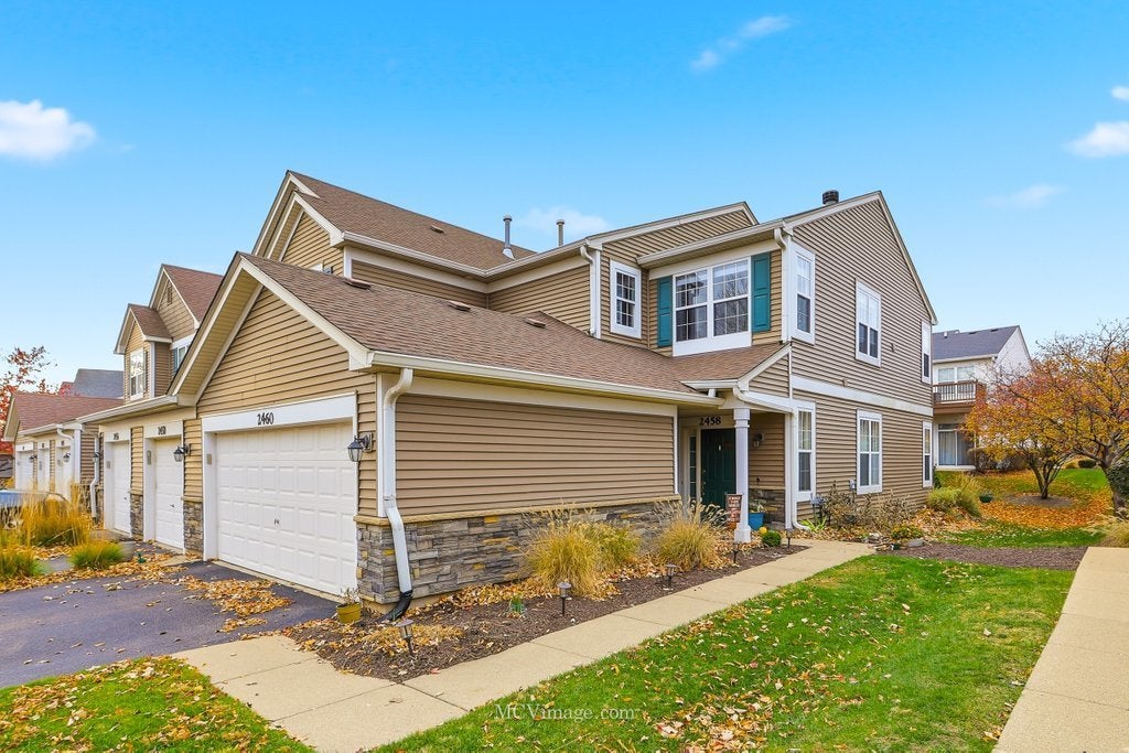 2460 Golf Ridge Circle 2460, Naperville