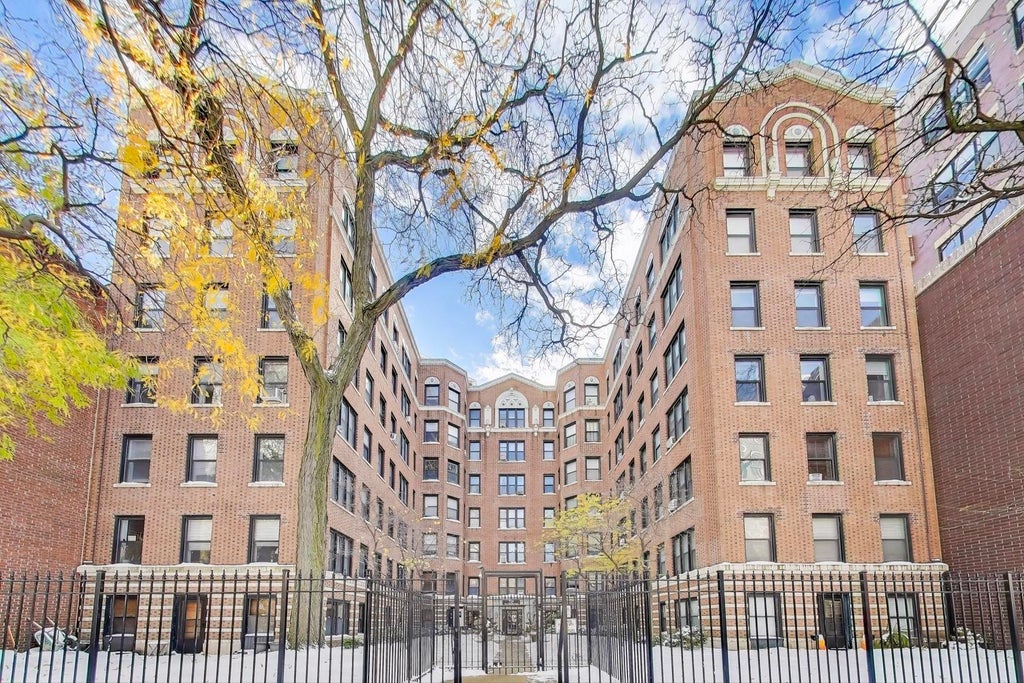 725 West Sheridan Road 10e, Chicago, 60613