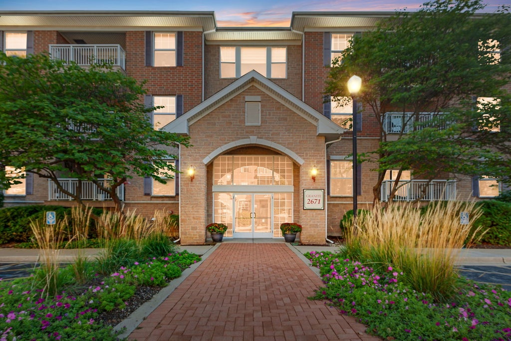 2671 Stone Circle 208, Geneva