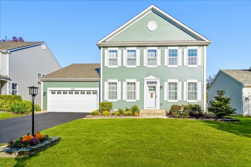 2385 Barnhart Street, West Chicago