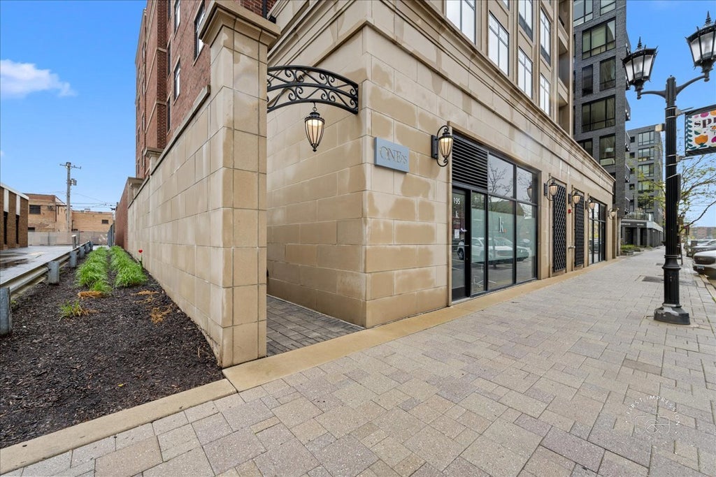 195 North Addison Avenue Ph03, Elmhurst