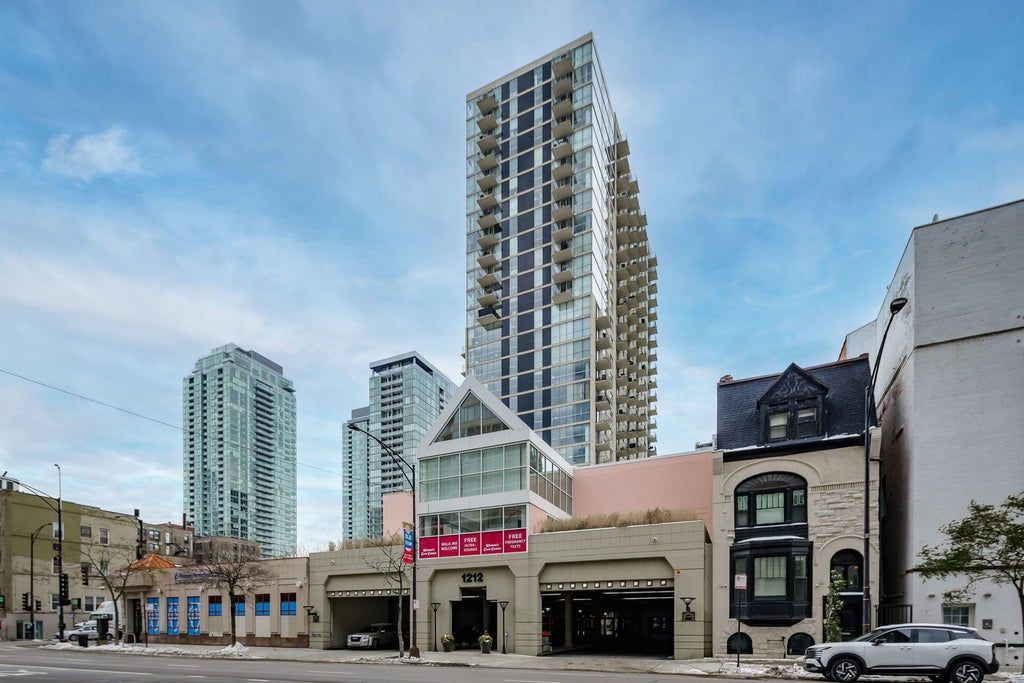 1212 North La Salle Drive 2303, Chicago, 60610