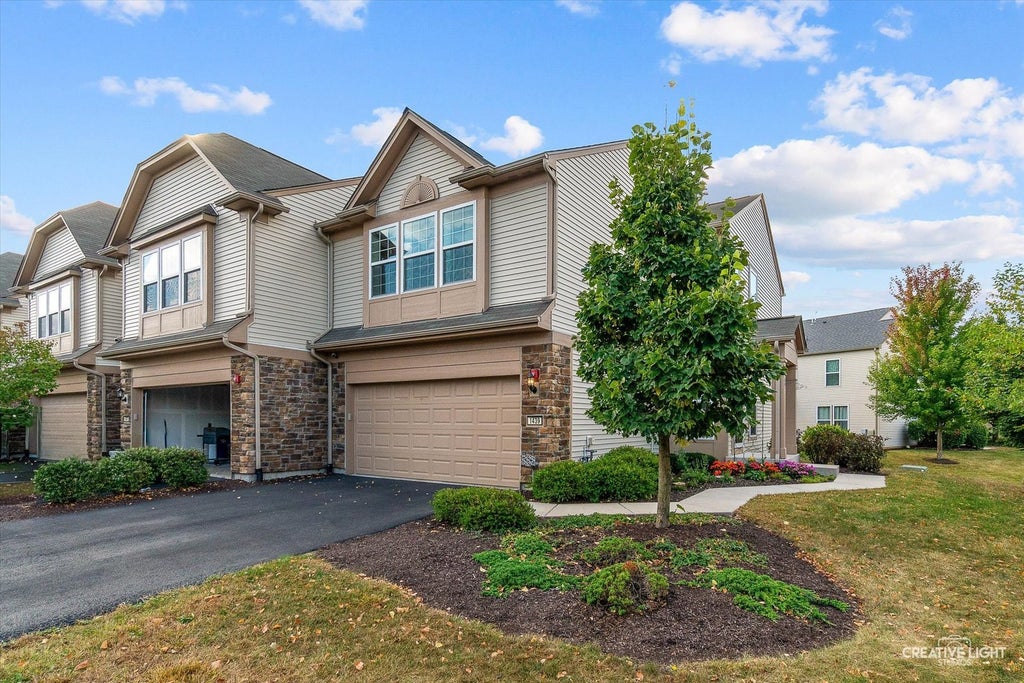 1439 Crimson Lane, Yorkville