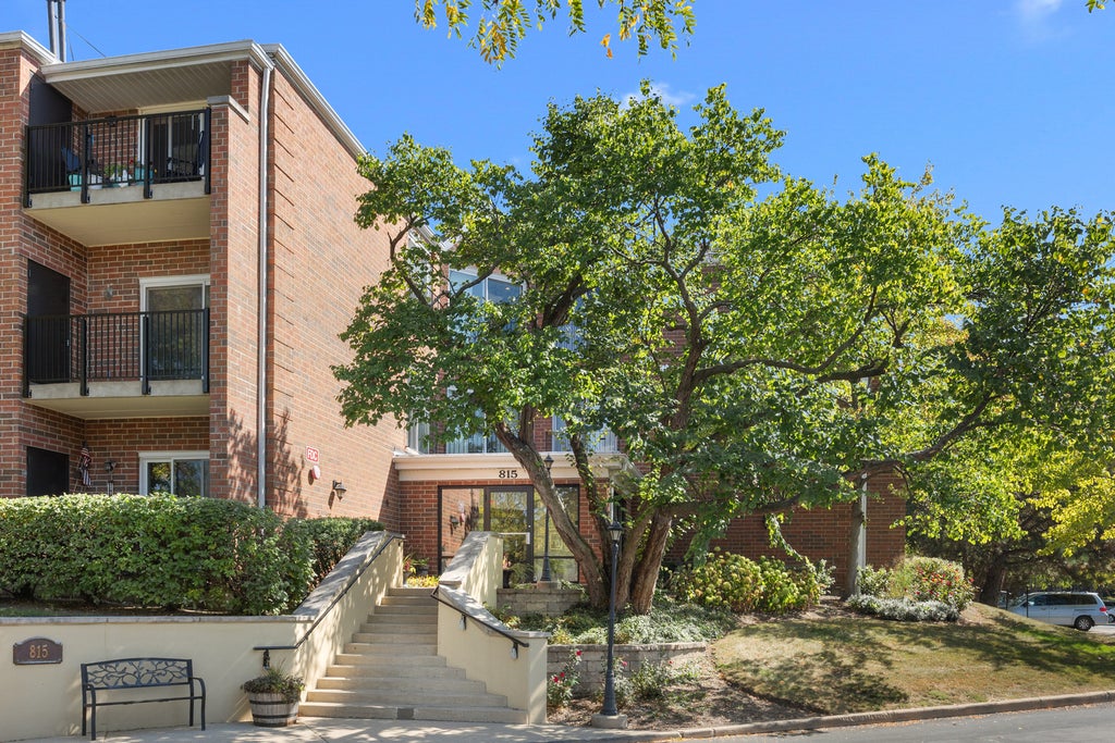 815 Leicester Road 219, Elk Grove Village