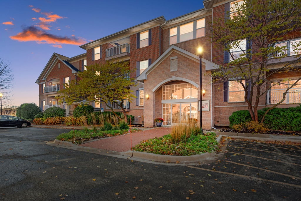 2671 Stone Circle 104, Geneva