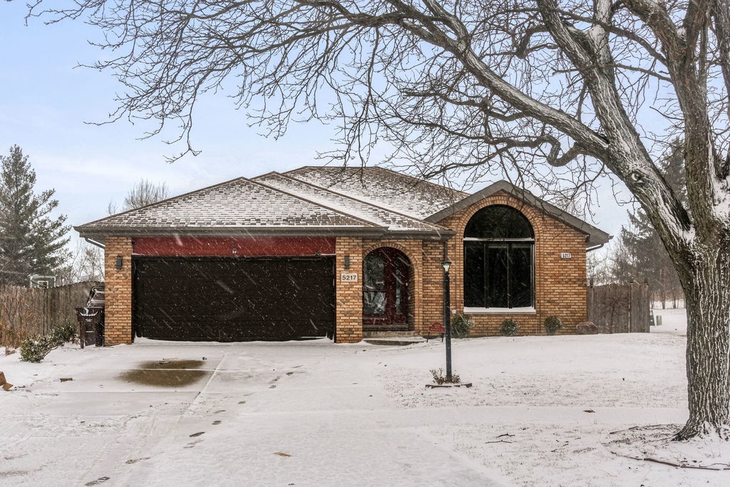 5217 Kathleen Court, Oak Forest