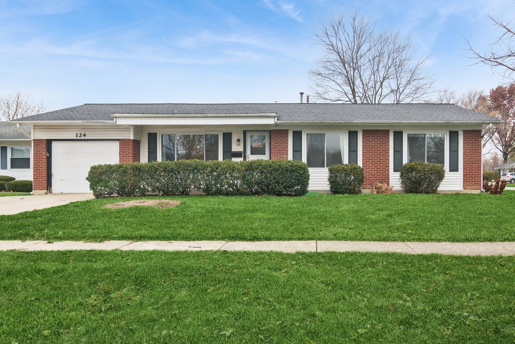 124 Braemar Drive, Elk Grove Village