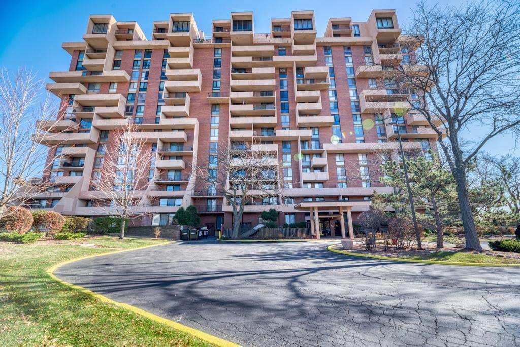 465 West Dominion Drive 1001, Wood Dale