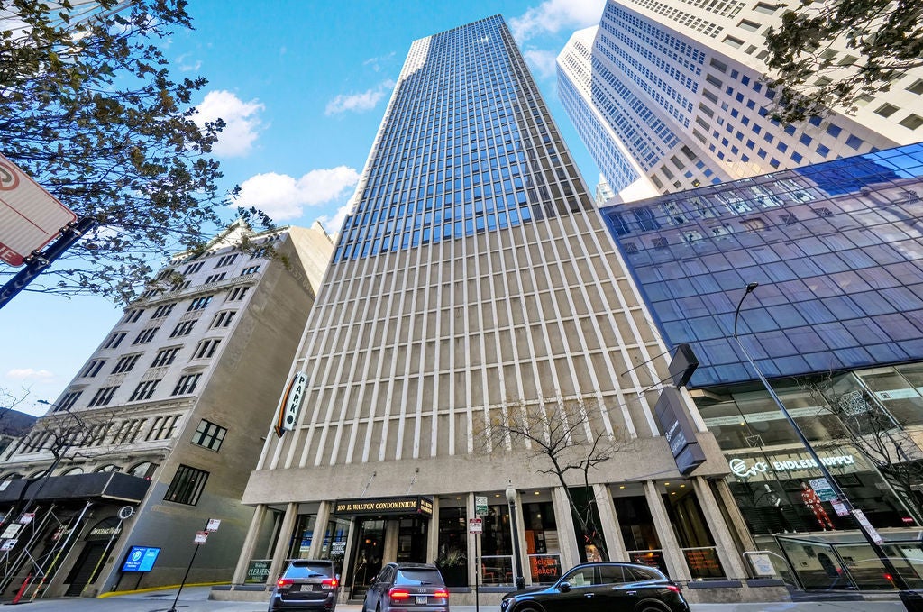 100 East Walton Street 17c, Chicago, 60611