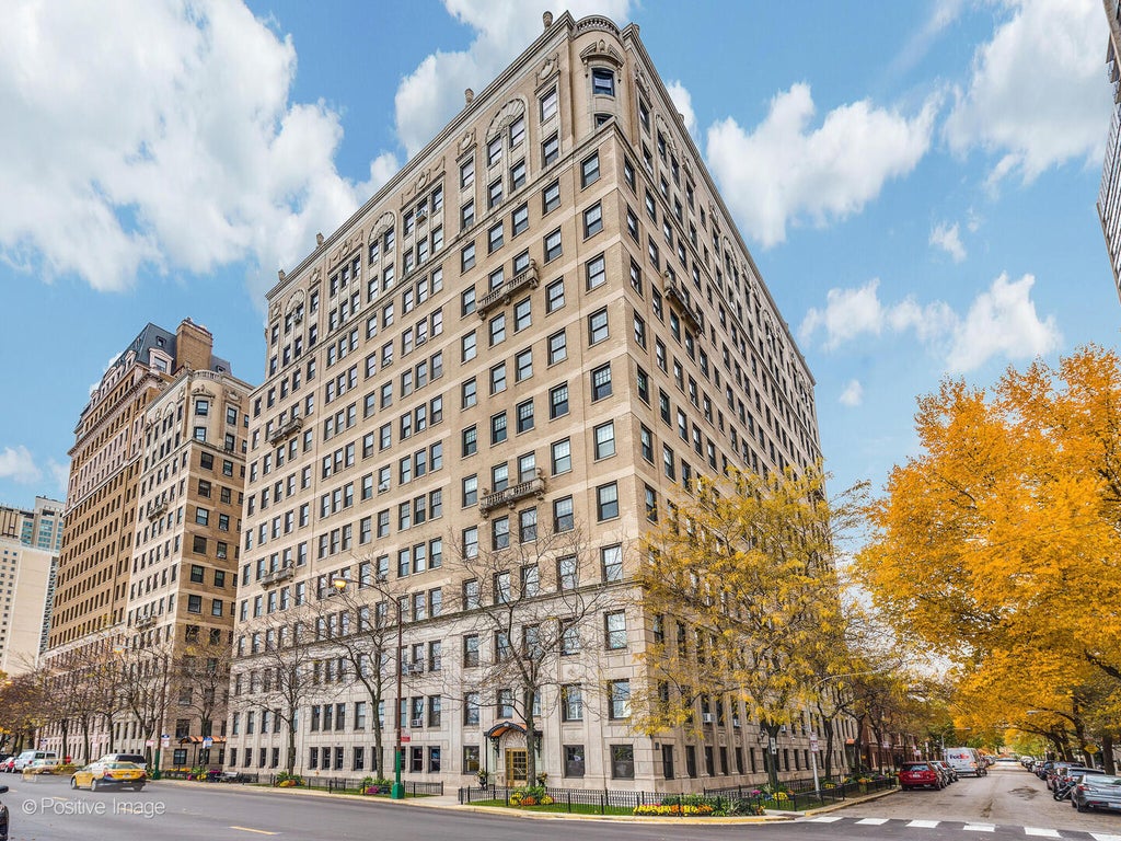3530 North Lake Shore Drive 11b, Chicago
