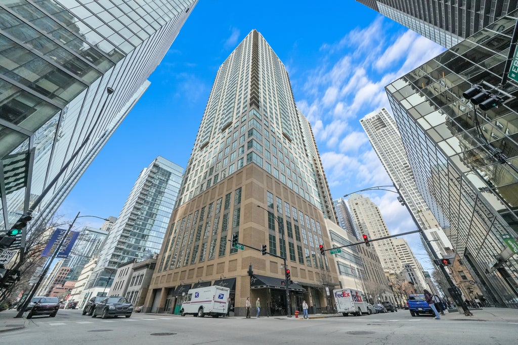 2 East Erie Street 2806, Chicago, 60611