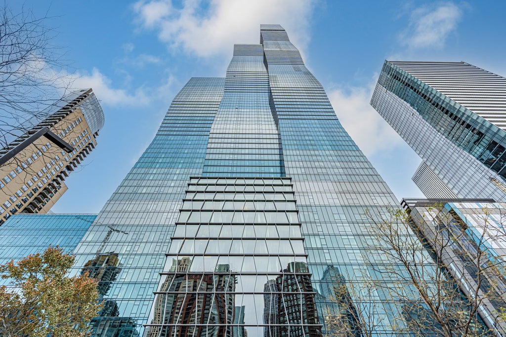 363 East Wacker Drive 1402, Chicago, 60601