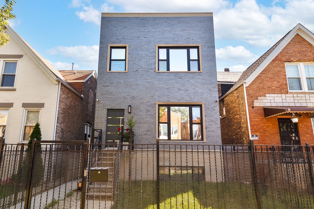 943 North Central Park Avenue, Chicago, 60651