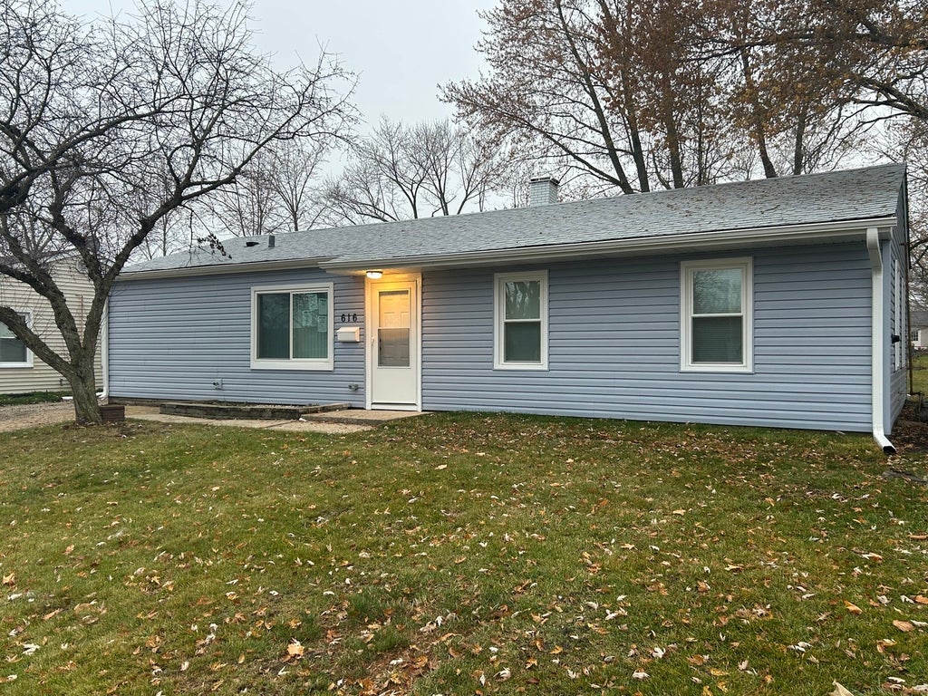 616 Parkside Circle, Streamwood